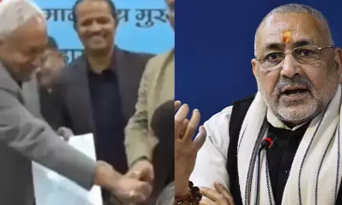 ಅವರು ಮಾಡಿರುವುದರಲ್ಲಿ ತಪ್ಪೇನಿದೆ?: ನಿತೀಶ್ ಕುಮಾರ್ ಹಿಜಾಬ್ ಎಳೆದ ಪ್ರಕರಣ ಸಮರ್ಥಿಸಿಕೊಂಡ ಕೇಂದ್ರ ಸಚಿವ ಗಿರಿರಾಜ್ ಸಿಂಗ್!