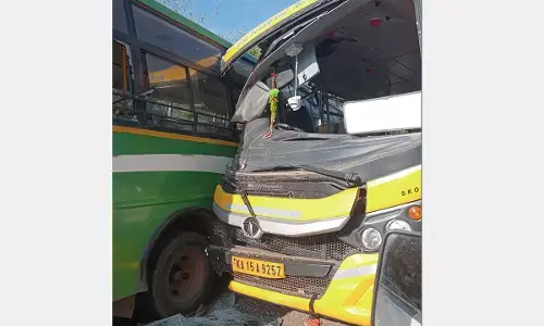 ಸಾಗರ | ಕೆಎಸ್ಸಾರ್ಟಿಸಿ ಬಸ್ -ಶಾಲಾ ವಾಹನ ಮುಖಾಮುಖಿ ಢಿಕ್ಕಿ: ಹಲವರಿಗೆ ಗಾಯ