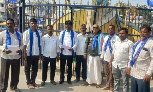 ಬಳ್ಳಾರಿ | ಡಾ.ಜಿ.ಪರಮೇಶ್ವರ್ ಅವರಿಗೆ ಮುಖ್ಯಮಂತ್ರಿ ಸ್ಥಾನ ನೀಡಲು ಆಗ್ರಹಿಸಿ ಪ್ರತಿಭಟನೆ