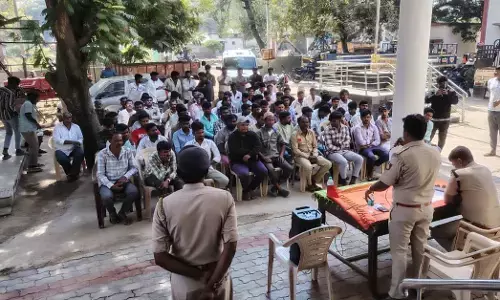 ದೇವದುರ್ಗ | ಪೊಲೀಸ್ ಅಧಿಕಾರಿಗಳಿಂದ ಅಪರಾಧ ಮಾಸಾಚರಣೆ