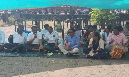 ಸರಕಾರಿ ಉದ್ಯೋಗದಲ್ಲಿ ನೇರ ನೇಮಕಾತಿಗೆ ಆಗ್ರಹ: ಕೊರಗರ ಅಹೋರಾತ್ರಿ ಧರಣಿ ನಾಲ್ಕನೇ ದಿನವೂ ಮುಂದುವರಿಕೆ