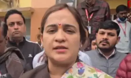 “ಮಹಿಳೆಯ ಘನತೆಗೆ ಧಕ್ಕೆ ತರುವ ಹಕ್ಕು ಯಾರಿಗೂ ಇಲ್ಲ”: ವೈದ್ಯೆಯ ಹಿಜಾಬ್ ಎಳೆದ ನಿತೀಶ್ ಕುಮಾರ್ ವಿರುದ್ಧ ಬಿಜೆಪಿ ನಾಯಕಿ ಆಕ್ರೋಶ