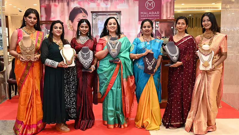 ಮಲಬಾರ್ ಗೋಲ್ಡ್ನಲ್ಲಿ ಬ್ರೈಡ್ಸ್ ಆಫ್ ಇಂಡಿಯಾ ಶೋ ಅನಾವರಣ ಮಲಬಾರ್ ಗೋಲ್ಡ್ನಲ್ಲಿ ಬ್ರೈಡ್ಸ್ ಆಫ್ ಇಂಡಿಯಾ ಶೋ ಅನಾವರಣ