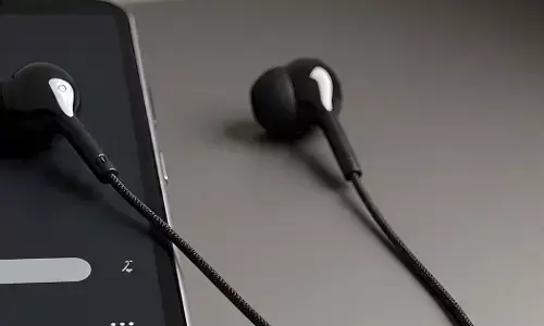 ಕರೆಂಟ್ ಇಶ್ಯೂ; ಮತ್ತೆ ಮರಳಿ ಬರುತ್ತಿರುವ ವೈರ್ಡ್ ಹೆಡ್‌ ಫೋನ್‌ ಗಳು!