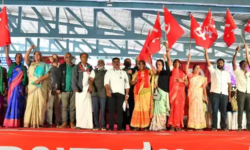 ಕೇಂದ್ರದ ಕಾರ್ಮಿಕ ಸಂಹಿತೆಗಳನ್ನು ಕಸದ ಬುಟ್ಟಿಗೆ ಹಾಕುವ ಕ್ರಾಂತಿಯಾಗಲಿ : ಮೀನಾಕ್ಷಿ ಸುಂದರಂ