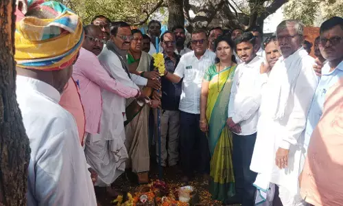 ಯಾದಗಿರಿ | ನಿಜ ಶರಣ ಅಂಬಿಗರ ಚೌಡಯ್ಯ ಪ್ರತಿಮೆ ಕಟ್ಟೆ ನಿರ್ಮಾಣಕ್ಕೆ ಚಾಲನೆ