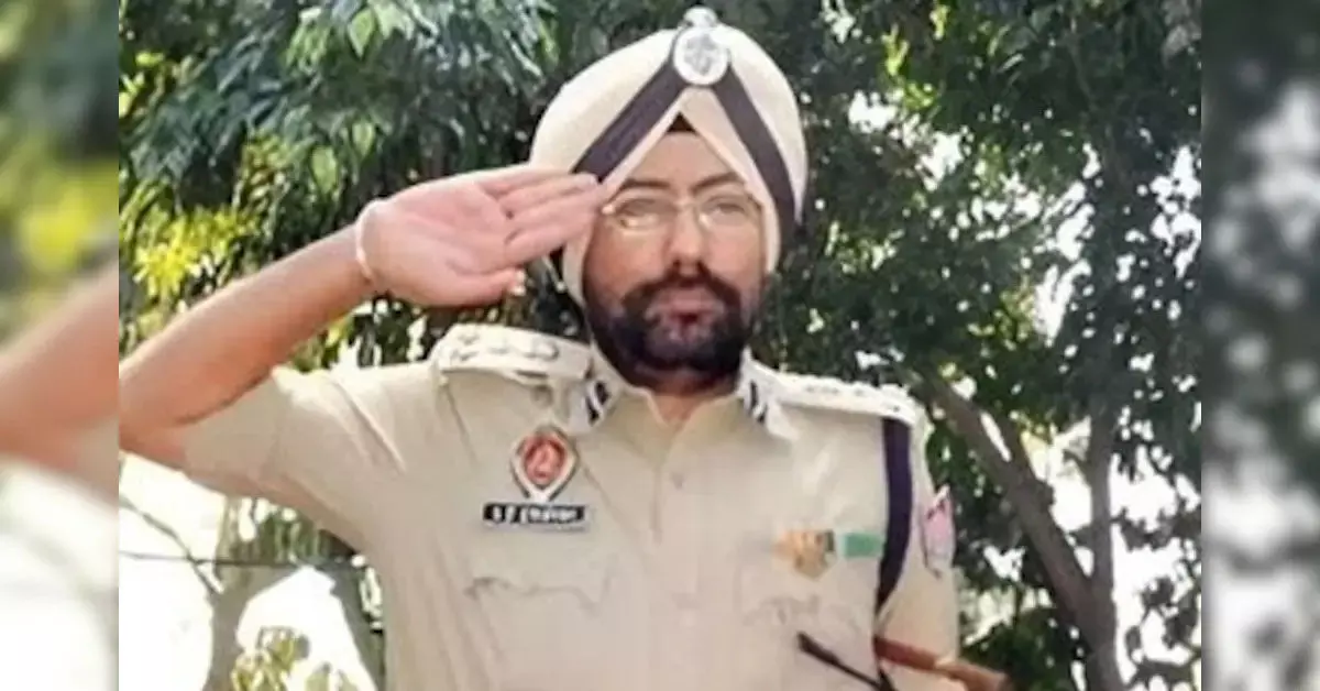 Punjab| ಸೈಬರ್ ವಂಚನೆಯಲ್ಲಿ 8.10 ಕೋಟಿ ರೂ. ಕಳೆದುಕೊಂಡಿದ್ದ ಮಾಜಿ ಐಜಿಪಿ ಅಮರ್ ಸಿಂಗ್ ಚಾಹಲ್ ಗುಂಡು ಹಾರಿಸಿಕೊಂಡು ಆತ್ಮಹತ್ಯೆಗೆ ಯತ್ನ Punjab| ಸೈಬರ್ ವಂಚನೆಯಲ್ಲಿ 8.10 ಕೋಟಿ ರೂ. ಕಳೆದುಕೊಂಡಿದ್ದ ಮಾಜಿ ಐಜಿಪಿ ಅಮರ್ ಸಿಂಗ್ ಚಾಹಲ್ ಗುಂಡು ಹಾರಿಸಿಕೊಂಡು ಆತ್ಮಹತ್ಯೆಗೆ ಯತ್ನ