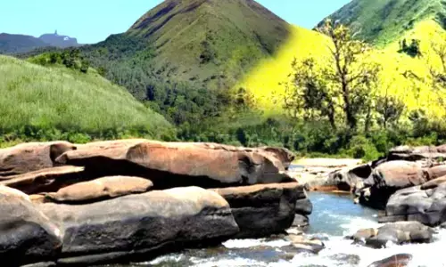 ಚಾರಣಿಗರ ನೆಚ್ಚಿನ ತಾಣ ಬಸರಿಕಟ್ಟೆಯ ಮೇರುತಿ ಗುಡ್ಡ