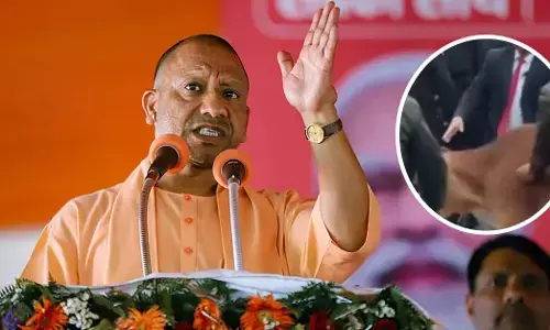 Uttar Pradesh | ಸಿಎಂ ಆದಿತ್ಯನಾಥ್ ಕಾರಿನತ್ತ ನುಗ್ಗಿದ ಬೀಡಾಡಿ ದನ!