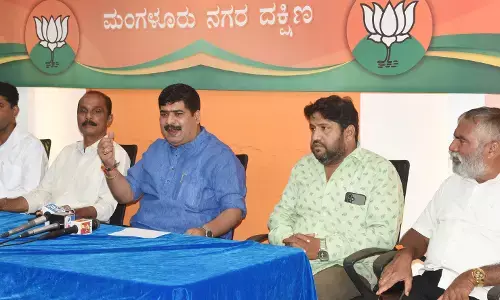 ಫೆಕ್ಸ್ ತೆರವು| ಮಂಗಳೂರು ಮನಪಾ ಅಧಿಕಾರಿಗಳಿಂದ ತಾರತಮ್ಯ: ಶಾಸಕ ಕಾಮತ್ ಆರೋಪ