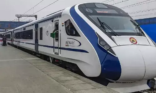 ಮಂಗಳೂರು - ಬೆಂಗಳೂರು ವಂದೇ ಭಾರತ್ ರೈಲು ಆರಂಭಿಸಲು ಕೇಂದ್ರ ರೇಲ್ವೆ ಸಚಿವರಿಗೆ ದಿನೇಶ್ ಗುಂಡೂರಾವ್ ಮನವಿ