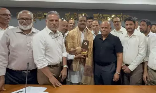 ಬೆಂಗಳೂರು ವಿವಿಯಿಂದ ಡಾಕ್ಟರೇಟ್ ಪದವಿ ಪಡೆದ ಸ್ಪೀಕರ್ ಯು.ಟಿ.ಖಾದರ್‌ಗೆ ಬ್ಯಾರೀಸ್ ವೆಲ್ಫೇರ್ ಫೋರಂ ವತಿಯಿಂದ ಸನ್ಮಾನ