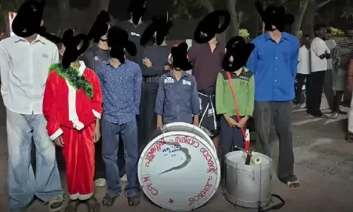 ಕರೋಲ್ ಹಾಡುತ್ತಿದ್ದ ಮಕ್ಕಳ ಮೇಲೆ ದಾಳಿಯ ಸಮರ್ಥನೆ; ಬಿಜೆಪಿ ಮುಖಂಡನ ವಿರುದ್ಧ ಪೋಷಕರ ಪ್ರತಿಭಟನೆ