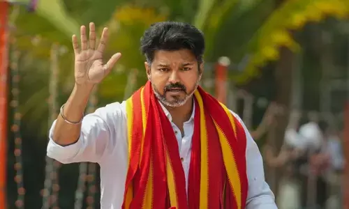 ತಮಿಳುನಾಡಿನಲ್ಲಿ ಕಮಲ ಅರಳಲು ಡಿಎಂಕೆ ಅವಕಾಶ ನೀಡಿದೆ: ನಟ ವಿಜಯ್ ವಾಗ್ದಾಳಿ