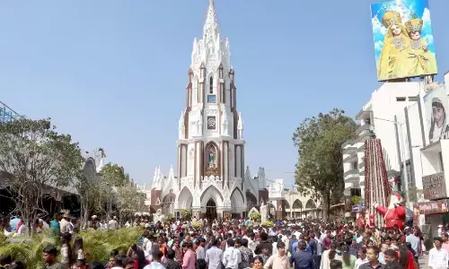 ರಾಜ್ಯದೆಲ್ಲೆಡೆ ಕ್ರಿಸ್ಮಸ್ ಸಂಭ್ರಮ: ಚರ್ಚ್‌ಗಳಲ್ಲಿ ವಿಶೇಷ ಪ್ರಾರ್ಥನೆ