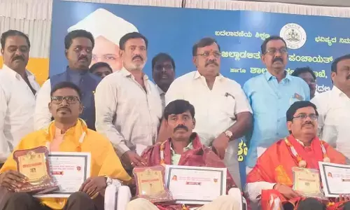 ಕಂಪ್ಲಿ | ಹೊಸಗೇರಪ್ಪ ಅವರಿಗೆ ಜಿಲ್ಲಾ ಮಟ್ಟದ ಉತ್ತಮ ಶಿಕ್ಷಕ ಪ್ರಶಸ್ತಿ