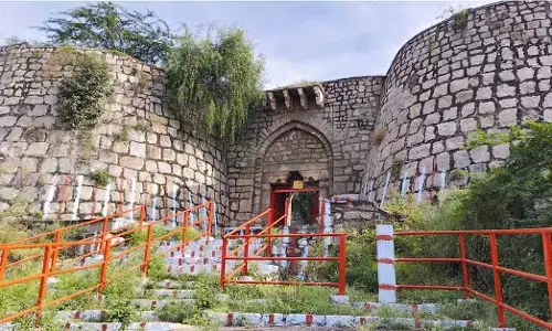 ಕುಸಿತದ ಅಂಚಿನಲ್ಲಿ ಶತಮಾನದ ಕೋಟೆ : ಶಿಥಿಲಗೊಂಡ ಕಮಾನುಗಳು, ಬಿರುಕು ಬಿಟ್ಟ ಗೋಡೆಗಳು