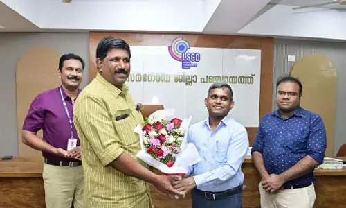 ಕಾಸರಗೋಡು | ಜಿಲ್ಲಾ ಪಂಚಾಯತ್ ನೂತನ ಅಧ್ಯಕ್ಷರಾಗಿ ಸಿಪಿಐಎಂನ ಸಾಬು ಅಬ್ರಹಾಂ ಪ್ರಮಾಚವಚನ ಸ್ವೀಕಾರ