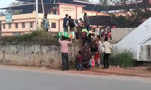 ಉಡುಪಿ | ಇಂದ್ರಾಳಿ ಮೇಲ್ಸೇತುವೆ ಬಳಿ ಮೆಟ್ಟಿಲು ಸ್ಥಾಪನೆಗೆ ಆಗ್ರಹ