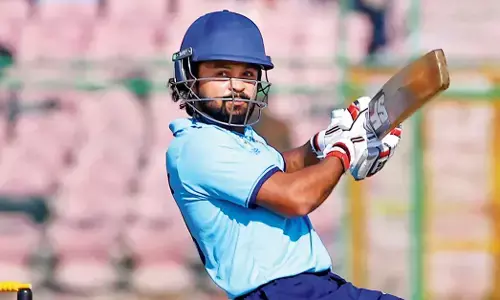 ವಿಜಯ್ ಹಝಾರೆ ಟ್ರೋಫಿ | ಮಿಂಚಿದ ಹಾರ್ದಿಕ್ ತಮೋರೆ, ಖಾನ್ ಸಹೋದರರು