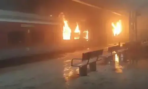 ಟಾಟಾ ನಗರ–ಎರ್ನಾಕುಲಂ ಎಕ್ಸ್‌ಪ್ರೆಸ್‌ ರೈಲಿನಲ್ಲಿ ಬೆಂಕಿ; ಓರ್ವ ಪ್ರಯಾಣಿಕ ಮೃತ್ಯು