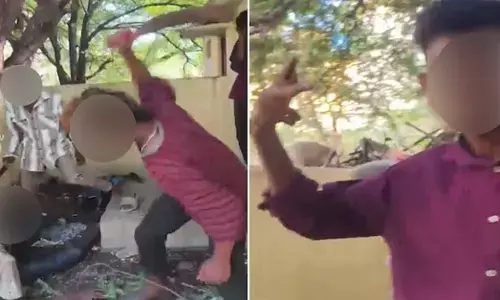 Tamil Nadu | ತಿರುವಳ್ಳೂರಿನಲ್ಲಿ ವಲಸೆ ಕಾರ್ಮಿಕನ ಮೇಲೆ ಮಚ್ಚಿನಿಂದ ದಾಳಿ: ಅಪ್ರಾಪ್ತರಿಂದ ಕ್ರೌರ್ಯ, ವಿಕ್ಟರಿ ಸಂಕೇತ ತೋರಿಸಿದ ವಿಡಿಯೋ ವೈರಲ್