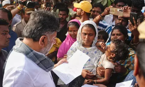 ಜನರಿಂದ ಹಣ ಪಡೆದು ಸರಕಾರಿ ಜಾಗದಲ್ಲಿ ಗುಡಿಸಲು ಹಾಕಲು ಅವಕಾಶ ಕೊಟ್ಟವರ ವಿರುದ್ಧ ಕ್ರಮ : ಡಿ.ಕೆ.ಶಿವಕುಮಾರ್