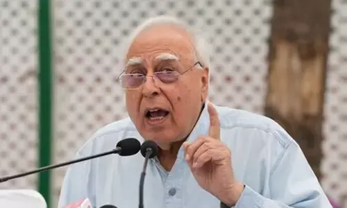 ಎಸ್‌ಐಆರ್‌ ಪ್ರಕ್ರಿಯೆ ವೇಳೆ ಸಂಭವಿಸಿದ 33 ಬಿಎಲ್‌ಒಗಳ ಸಾವು ನ್ಯಾಯವೇ?: ಸರಕಾರಕ್ಕೆ ಕಪಿಲ್‌ ಸಿಬಲ್ ಪ್ರಶ್ನೆ