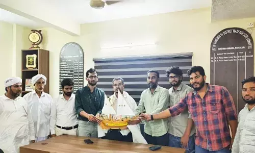 ಮಂಗಳೂರು: ದ.ಕ.ಜಿಲ್ಲಾ ವಕ್ಫ್ ಅಧಿಕಾರಿ ಅಬೂಬಕ್ಕರ್‌ಗೆ ಸನ್ಮಾನ