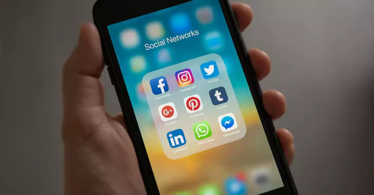 ಅಶ್ಲೀಲ, ಕಾನೂನುಬಾಹಿರ ವಿಷಯಗಳ ಪ್ರಸಾರದ ವಿರುದ್ಧ ಕ್ರಮ ಕೈಗೊಳ್ಳಿ, ಇಲ್ಲವೇ ಪರಿಣಾಮ ಎದುರಿಸಿ: ಆನ್ಲೈನ್ ವೇದಿಕೆಗಳಿಗೆ ಕೇಂದ್ರದ ಎಚ್ಚರಿಕೆ ಅಶ್ಲೀಲ, ಕಾನೂನುಬಾಹಿರ ವಿಷಯಗಳ ಪ್ರಸಾರದ ವಿರುದ್ಧ ಕ್ರಮ ಕೈಗೊಳ್ಳಿ, ಇಲ್ಲವೇ ಪರಿಣಾಮ ಎದುರಿಸಿ: ಆನ್ಲೈನ್ ವೇದಿಕೆಗಳಿಗೆ ಕೇಂದ್ರದ ಎಚ್ಚರಿಕೆ