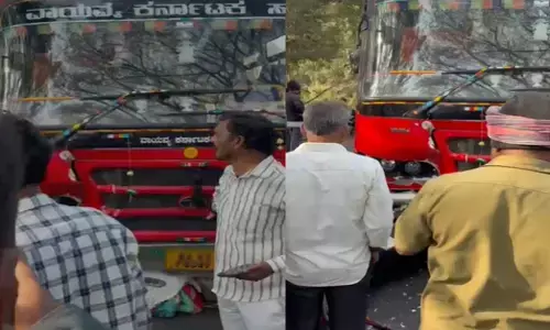 Hubballi | ಸಾರಿಗೆ ಬಸ್​ -ಬೈಕ್​ ನಡುವೆ ಢಿಕ್ಕಿ: ತಂದೆ-ಮಗ ಮೃತ್ಯು, ಮಗಳ ಸ್ಥಿತಿ ಗಂಭೀರ