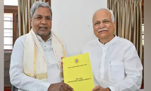 ಆಡಳಿತ ಸುಧಾರಣಾ ಆಯೋಗದ 10ನೇ ವರದಿ ಸಲ್ಲಿಕೆ