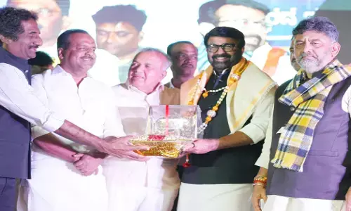 ಪತ್ರಿಕೋದ್ಯಮ, ಜನಪ್ರತಿನಿಧಿಗಳು ಸಮಾಜದ ಎರಡು ಕಣ್ಣುಗಳಿದ್ದಂತೆ : ಯು.ಟಿ.ಖಾದರ್