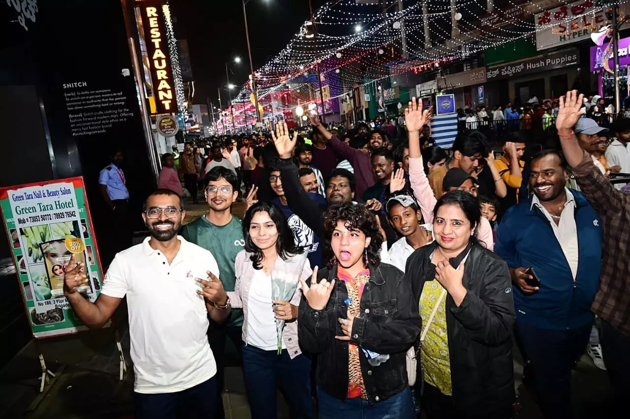 PHOTOS | ಬೆಂಗಳೂರಿನಲ್ಲಿ ಹೊಸ ವರ್ಷದ ಸಂಭ್ರಮಾಚರಣೆ
