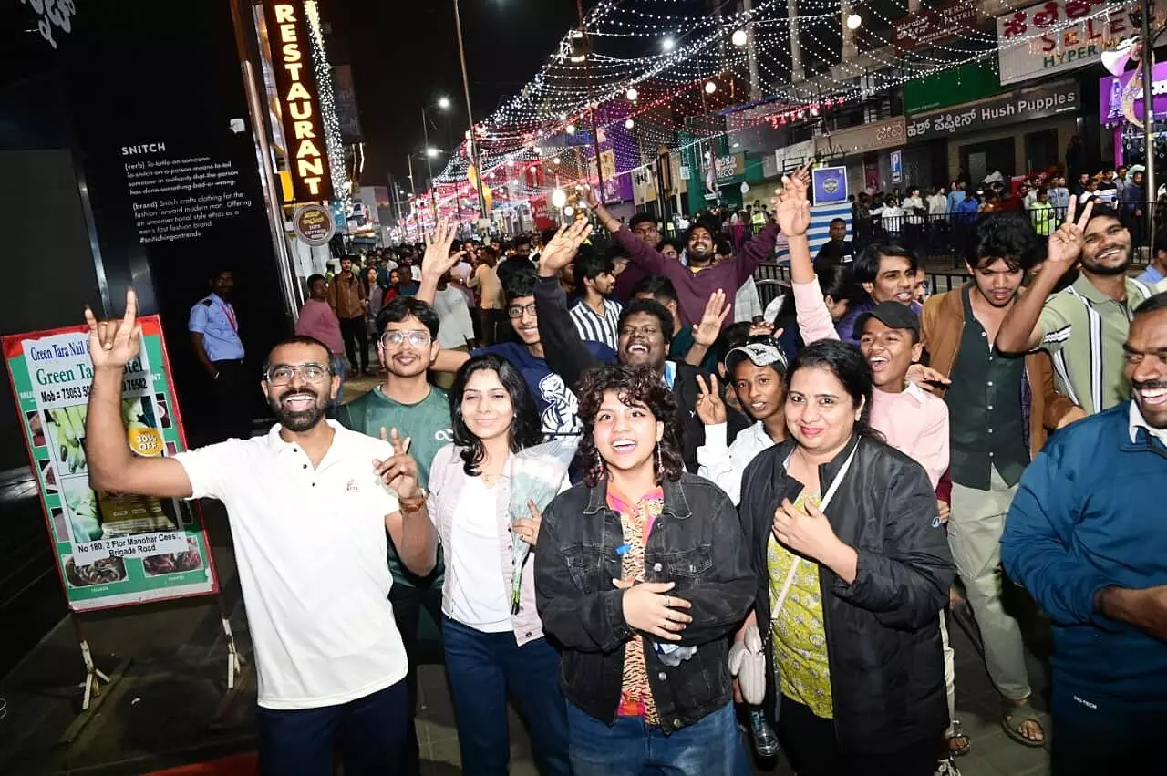 PHOTOS | ಬೆಂಗಳೂರಿನಲ್ಲಿ ಹೊಸ ವರ್ಷದ ಸಂಭ್ರಮಾಚರಣೆ