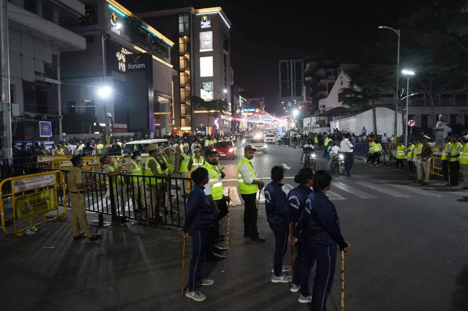 PHOTOS | ಬೆಂಗಳೂರಿನಲ್ಲಿ ಹೊಸ ವರ್ಷದ ಸಂಭ್ರಮಾಚರಣೆ