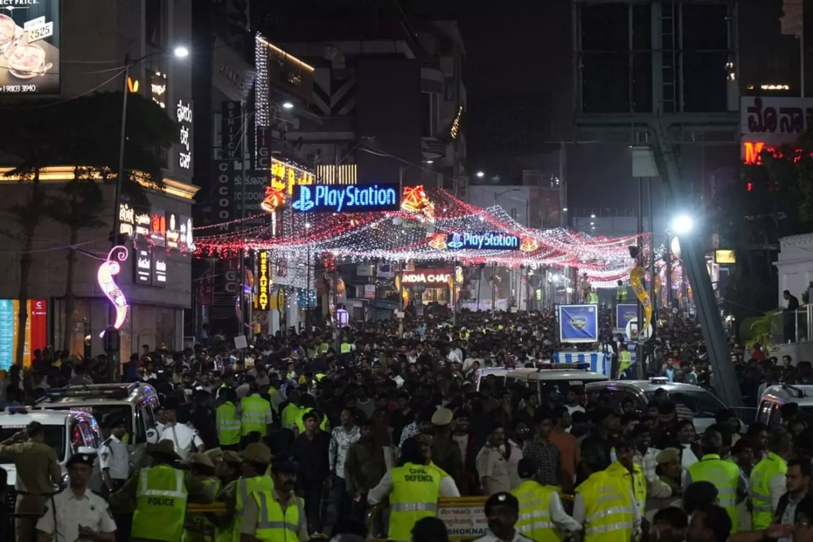 PHOTOS | ಬೆಂಗಳೂರಿನಲ್ಲಿ ಹೊಸ ವರ್ಷದ ಸಂಭ್ರಮಾಚರಣೆ