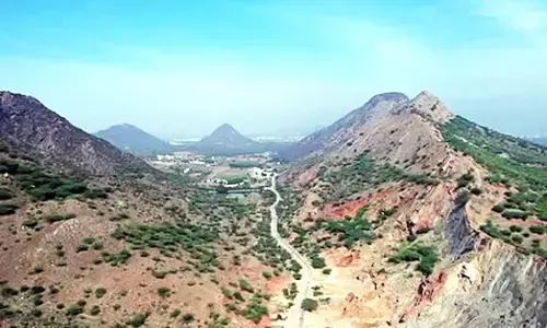 ಅರಾವಳಿ ಪರ್ವತಶ್ರೇಣಿ ಮೇಲೆ ಉದ್ಯಮದ ಕಾಕದೃಷ್ಟಿ