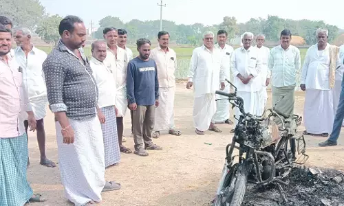 ಮಸ್ಕಿ | ಬೈಕ್‌ಗೆ ಬೆಂಕಿ ಹಚ್ಚಿದ ದುಷ್ಕರ್ಮಿಗಳು