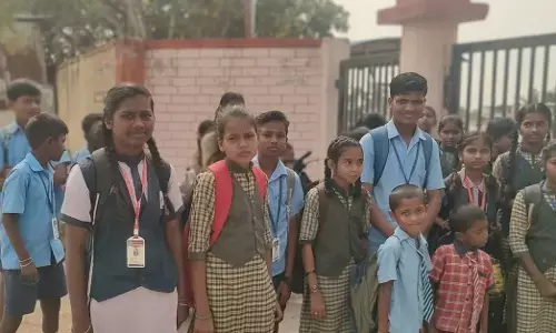 ಮಸ್ಕಿ | ಶಾಲಾ ಸಮಯದಲ್ಲಿ ಬಸ್ ಬಿಡುವಂತೆ ಆಗ್ರಹಿಸಿ ವಿದ್ಯಾರ್ಥಿಗಳಿಂದ ಬಸ್ ಡಿಪೋಗೆ ಮುತ್ತಿಗೆ