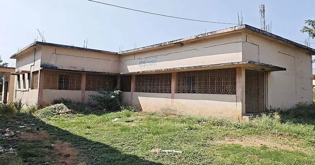 ರೈತ ಭವನವೀಗ ಅನೈತಿಕ ಚಟುವಟಿಕೆಗಳ ತಾಣ ರೈತ ಭವನವೀಗ ಅನೈತಿಕ ಚಟುವಟಿಕೆಗಳ ತಾಣ