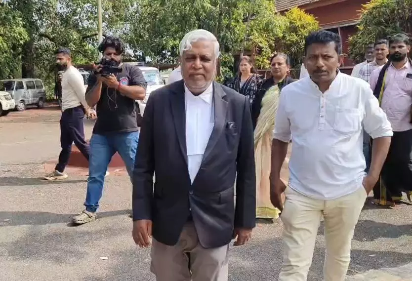 ಧರ್ಮಸ್ಥಳ ಪ್ರಕರಣ | ತಿಮರೋಡಿ, ಜಯಂತ್ ಪರ ವಾದಿಸಲು ನ್ಯಾಯವಾದಿ ದೊರೆ ರಾಜು ಮತ್ತೆ ಬೆಳ್ತಂಗಡಿಗೆ ಧರ್ಮಸ್ಥಳ ಪ್ರಕರಣ | ತಿಮರೋಡಿ, ಜಯಂತ್ ಪರ ವಾದಿಸಲು ನ್ಯಾಯವಾದಿ ದೊರೆ ರಾಜು ಮತ್ತೆ ಬೆಳ್ತಂಗಡಿಗೆ