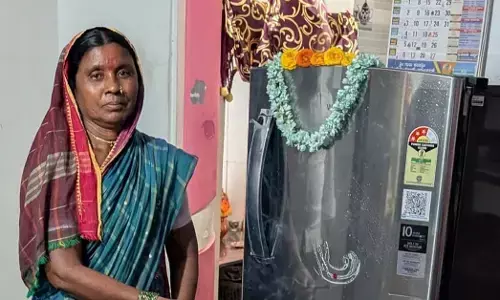 Raichur | ಗೃಹಲಕ್ಷ್ಮಿ ಹಣದಲ್ಲಿ ಫ್ರಿಡ್ಜ್ ಖರೀದಿಸಿದ ಉಪ್ಪಲದೊಡ್ಡಿ ಗ್ರಾಮದ ಮಹಿಳೆ