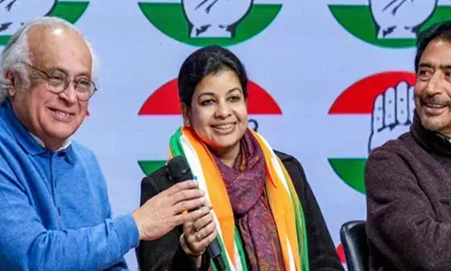 ಟಿಎಂಸಿ ತೊರೆದು ಕಾಂಗ್ರೆಸ್ ಪಕ್ಷಕ್ಕೆ ಸೇರ್ಪಡೆಗೊಂಡ ಸಂಸದೆ ಮೌಸಮ್ ನೂರ್