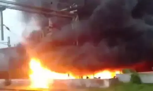 ತ್ರಿಶೂರ್ | ರೈಲ್ವೆ ಪಾರ್ಕಿಂಗ್ ಪ್ರದೇಶದಲ್ಲಿ ಅಗ್ನಿ ಅವಘಡ: ನೂರಾರು ದ್ವಿಚಕ್ರ ವಾಹನಗಳು ಸುಟ್ಟು ಭಸ್ಮ