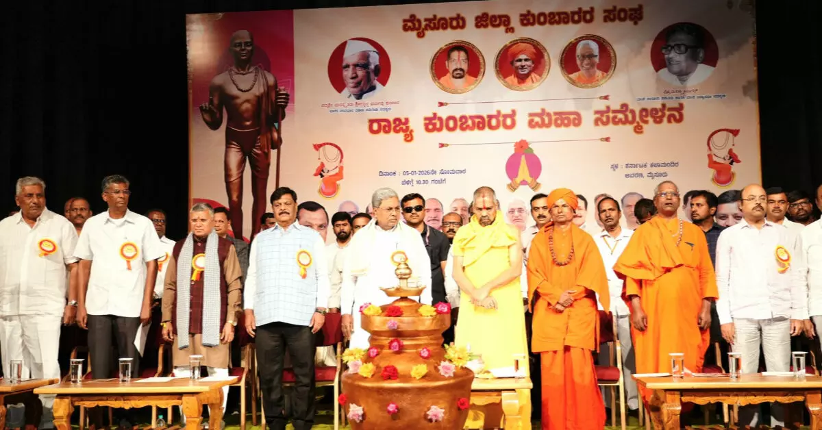 ಶಿಕ್ಷಣವಿಲ್ಲದಿದ್ದರೆ ಸ್ವಾಭಿಮಾನಿಗಳಾಗಿ ಬದುಕಲು ಸಾಧ್ಯವಿಲ್ಲ : ಸಿಎಂ ಸಿದ್ದರಾಮಯ್ಯ ಶಿಕ್ಷಣವಿಲ್ಲದಿದ್ದರೆ ಸ್ವಾಭಿಮಾನಿಗಳಾಗಿ ಬದುಕಲು ಸಾಧ್ಯವಿಲ್ಲ : ಸಿಎಂ ಸಿದ್ದರಾಮಯ್ಯ