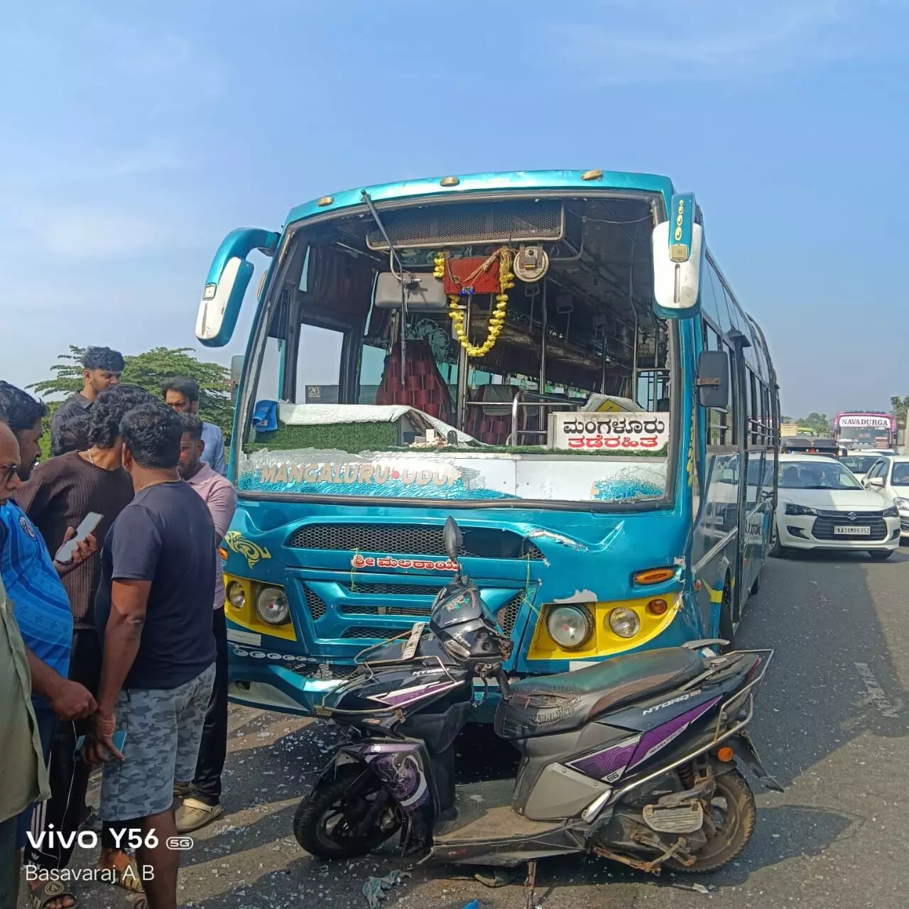 ಬಸ್ ಢಿಕ್ಕಿ: ಸ್ಕೂಟರ್ ಸವಾರ ಮೃತ್ಯು ಬಸ್ ಢಿಕ್ಕಿ: ಸ್ಕೂಟರ್ ಸವಾರ ಮೃತ್ಯು