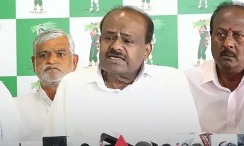 ಬಳ್ಳಾರಿ ಗಲಾಟೆ ಪ್ರಕರಣ | ಕಾಂಗ್ರೆಸ್ ಕಾರ್ಯಕರ್ತನ ಮೃತದೇಹಕ್ಕೆ 2 ಬಾರಿ ಮರಣೋತ್ತರ ಪರೀಕ್ಷೆ : ಎಚ್‌ಡಿಕೆ  ಆರೋಪ