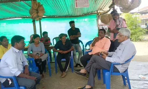 ಮುಂದುವರಿದ ಕೊರಗರ ಧರಣಿ: ಜಯಪ್ರಕಾಶ್ ಹೆಗ್ಡೆ ಭೇಟಿ