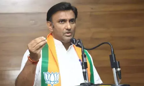 ಸಿದ್ದರಾಮಯ್ಯರಿಗೆ ಅಭಿನಂದನೆ, ದೇವರಾಜ ಅರಸು ಅವರಿಗೆ ಹೋಲಿಕೆ ಸರಿಯಲ್ಲ : ಡಾ.ಕೆ.ಸುಧಾಕರ್